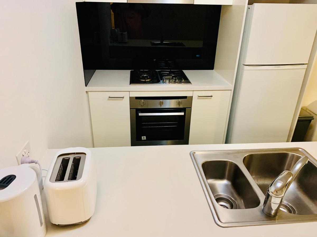 Stunning 3 Bdrms 105Sqm Modern Apt In Melbourne Southbank Free Parking Gym Indoor Heated Pool Apartment — Photos 2